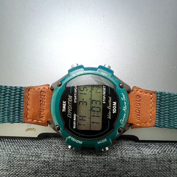 Timex Atlantis 100 / Expedition Digital Watch Original Strap 100M INDIGLO - Picture 1 of 6